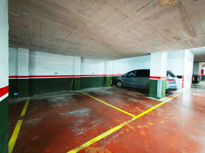 Image No.23-3 Bed Flat for sale