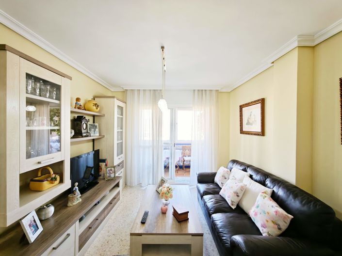 Image No.3-3 Bed Flat for sale