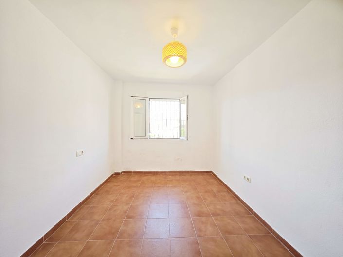 Image No.15-3 Bed Property for sale