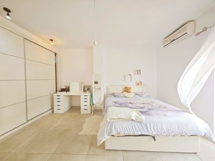 Image No.19-3 Bed Property for sale