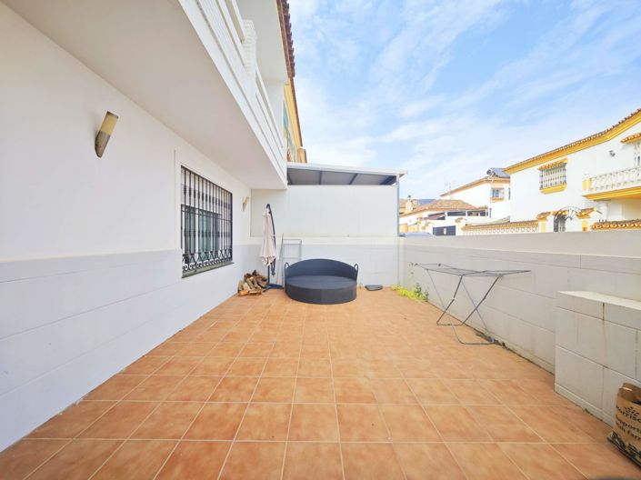 Image No.22-3 Bed Property for sale