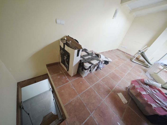 Image No.24-3 Bed Property for sale