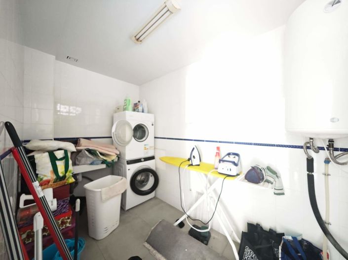 Image No.9-3 Bed Property for sale
