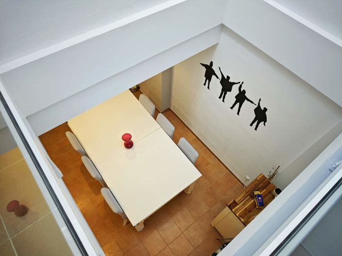 Image No.12-2 Bed Property for sale