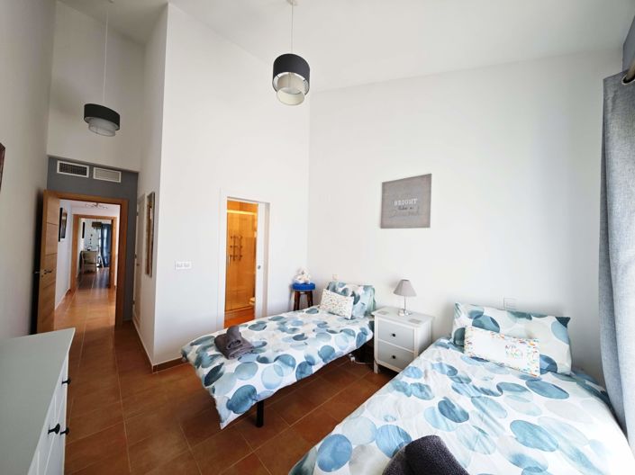 Image No.13-2 Bed Property for sale