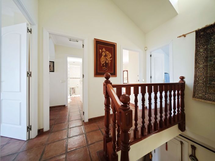 Image No.17-4 Bed House for sale