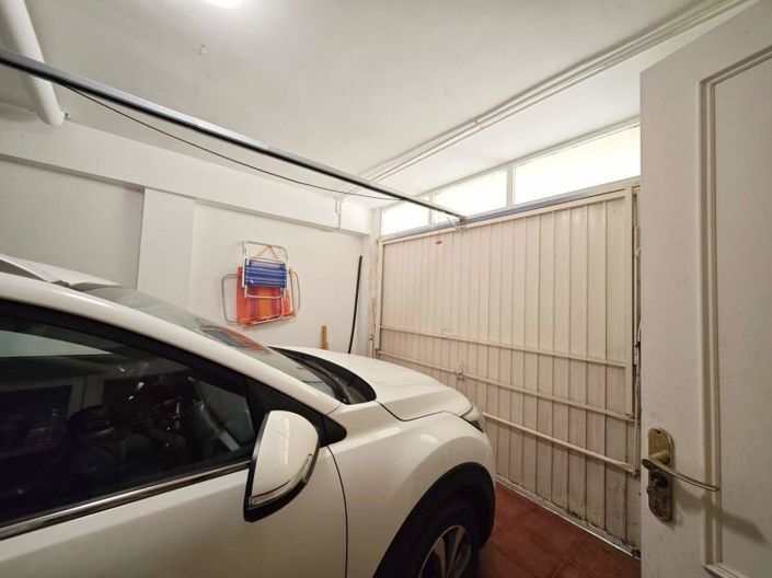 Image No.37-4 Bed House for sale