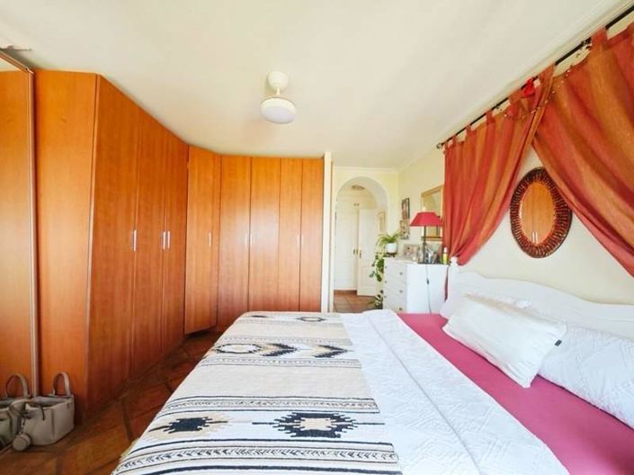 Image No.40-4 Bed House for sale