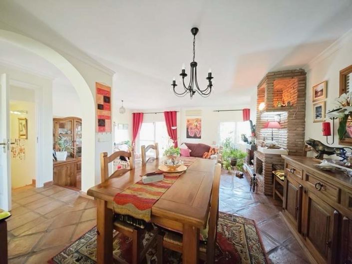 Image No.5-4 Bed House for sale