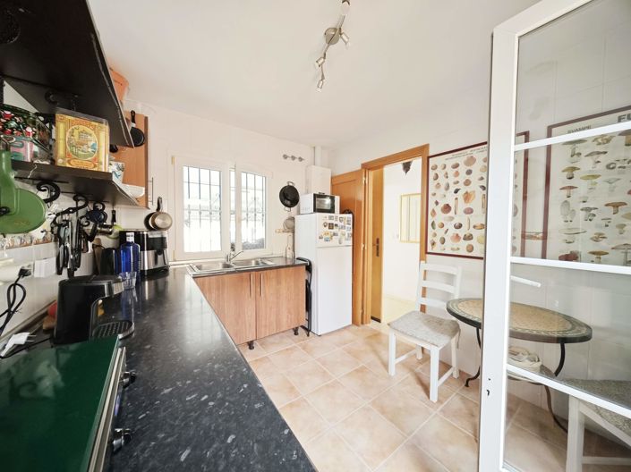 Image No.12-3 Bed Townhouse for sale