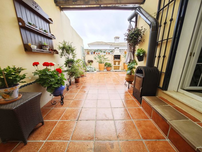 Image No.26-3 Bed Townhouse for sale