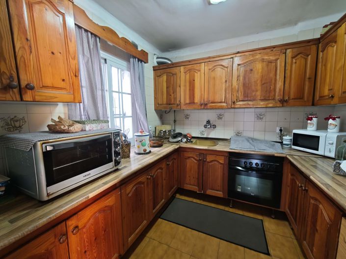 Image No.17-4 Bed Townhouse for sale