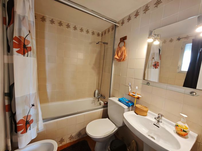 Image No.25-4 Bed Townhouse for sale