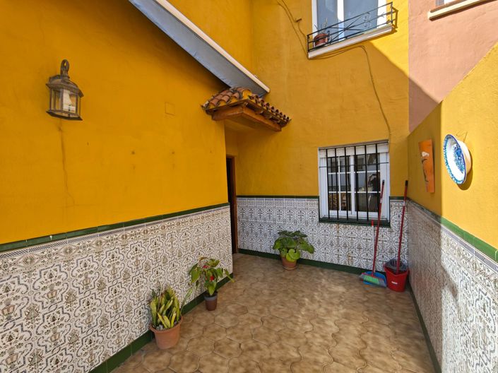 Image No.7-4 Bed Townhouse for sale