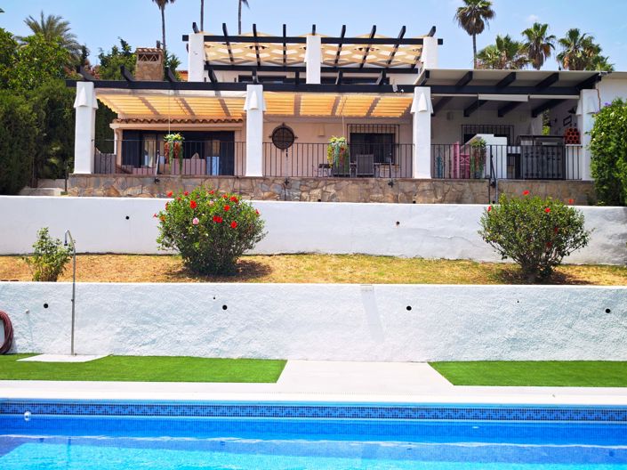 Image No.3-Villa de 5 chambres à vendre à Estepona