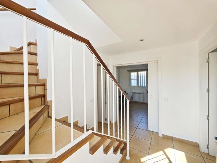 Image No.14-4 Bed Semi-Detached for sale