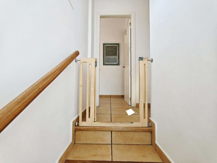 Image No.17-4 Bed Semi-Detached for sale