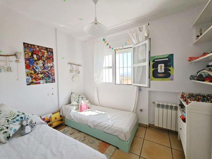 Image No.25-4 Bed Semi-Detached for sale