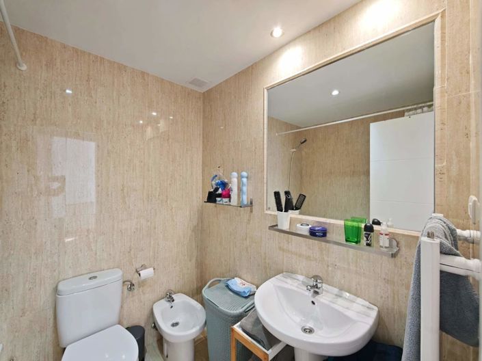 Image No.26-4 Bed Semi-Detached for sale