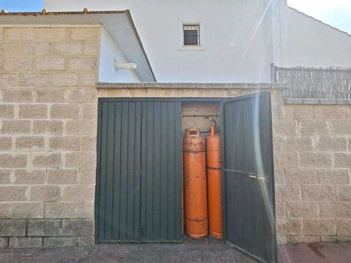 Image No.33-4 Bed Semi-Detached for sale
