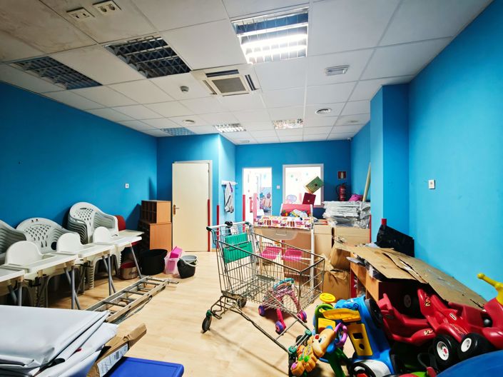 Image No.39-6 Bed Commercial for sale