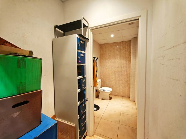 Image No.40-6 Bed Commercial for sale