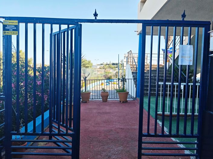 Image No.50-6 Bed Commercial for sale