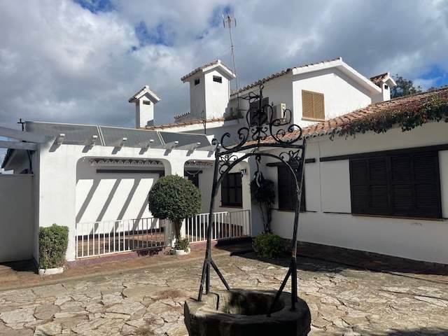 Image No.16-8 Bed Villa for sale