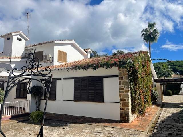 Image No.17-8 Bed Villa for sale