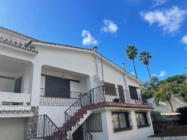 Image No.18-8 Bed Villa for sale