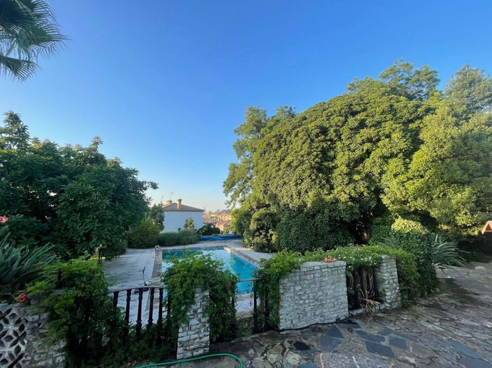 Image No.3-8 Bed Villa for sale