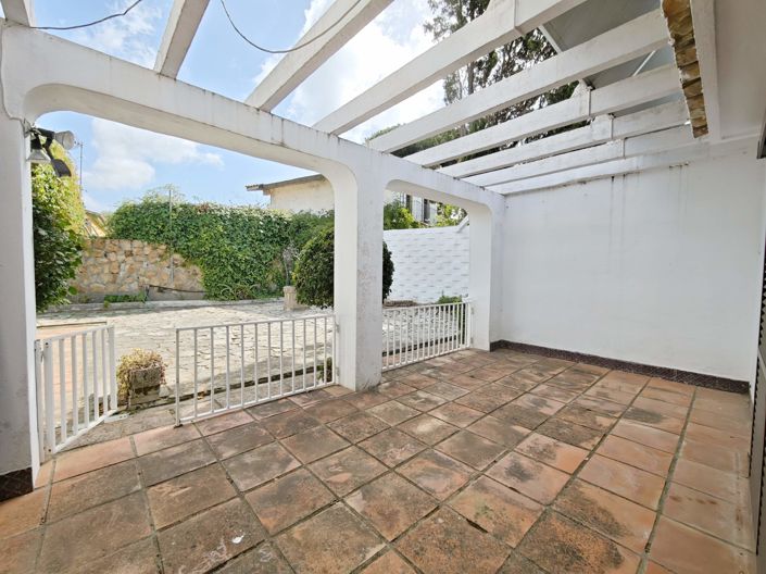 Image No.35-8 Bed Villa for sale