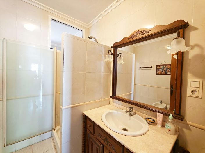 Image No.37-8 Bed Villa for sale