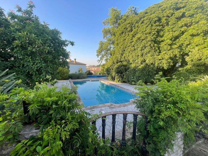 Image No.4-8 Bed Villa for sale