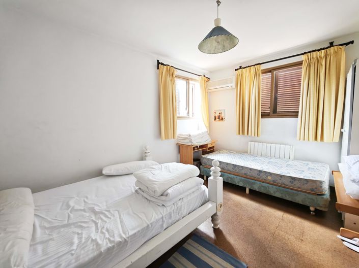 Image No.44-8 Bed Villa for sale