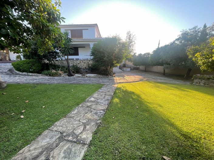 Image No.7-8 Bed Villa for sale