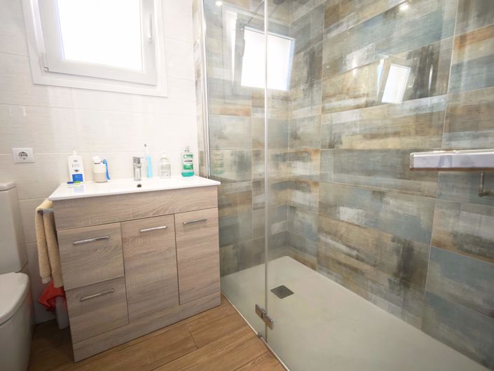 Image No.14-4 Bed Semi-Detached for sale