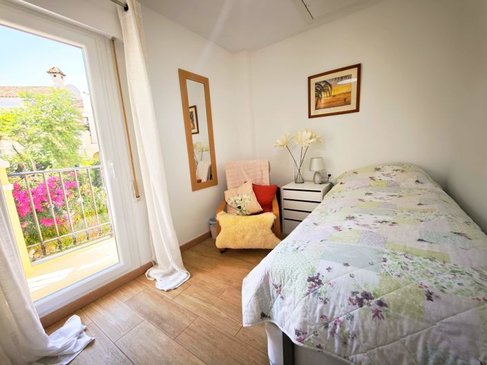 Image No.25-4 Bed Semi-Detached for sale