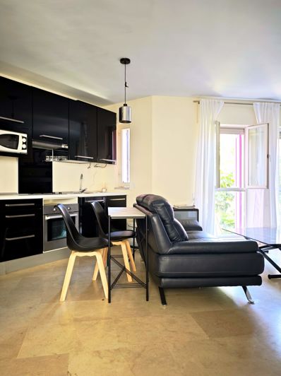 Image No.4-Studio for sale