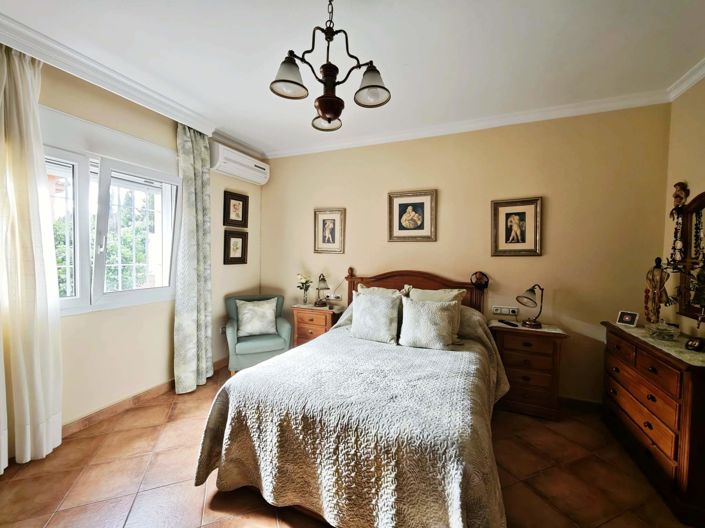 Image No.16-7 Bed Villa for sale