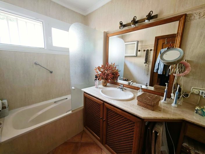 Image No.17-7 Bed Villa for sale