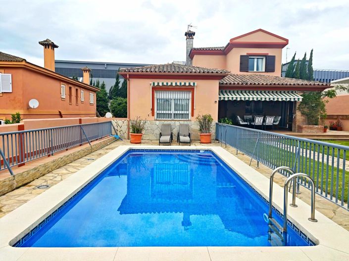 Image No.2-7 Bed Villa for sale