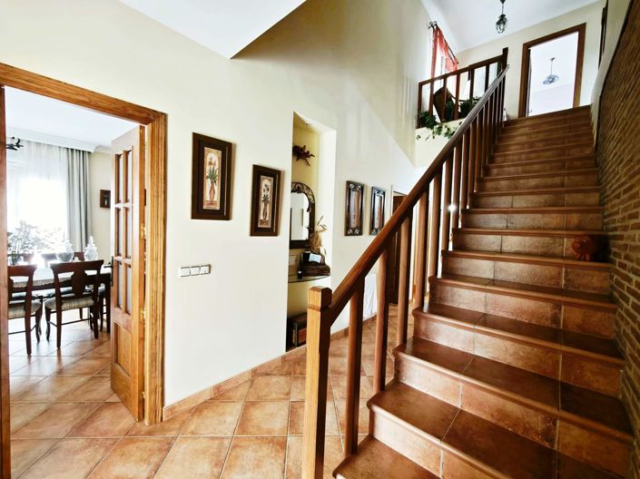 Image No.7-7 Bed Villa for sale