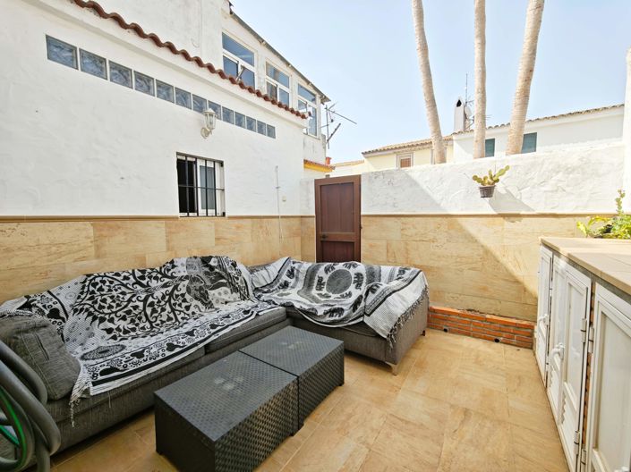 Image No.11-3 Bed Townhouse for sale