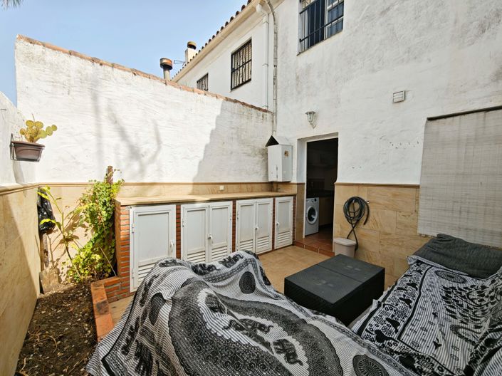 Image No.12-3 Bed Townhouse for sale
