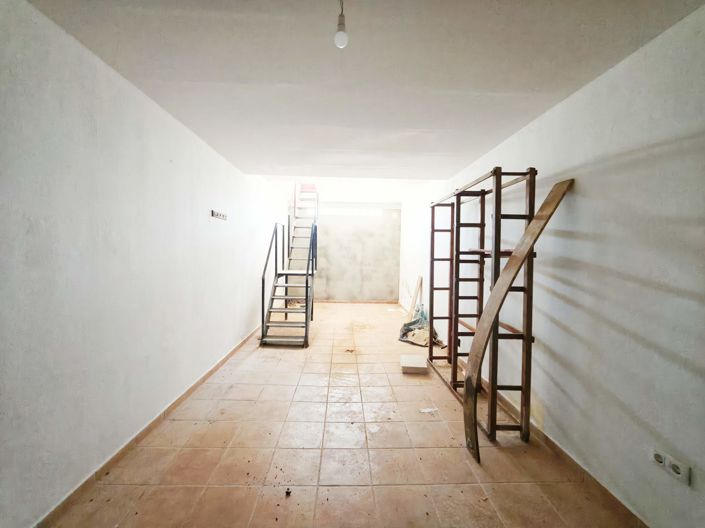 Image No.12-2 Bed Townhouse for sale