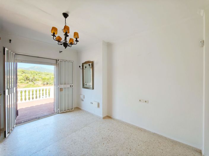 Image No.14-2 Bed Townhouse for sale