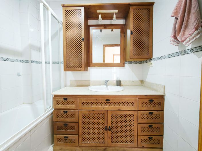 Image No.23-2 Bed Townhouse for sale
