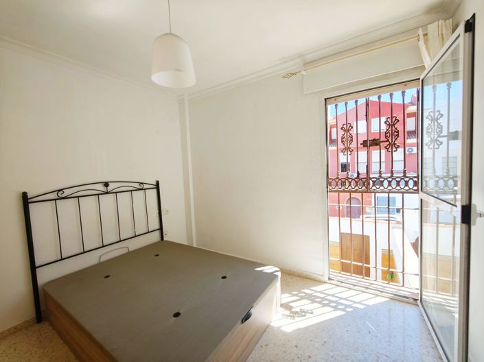 Image No.25-2 Bed Townhouse for sale