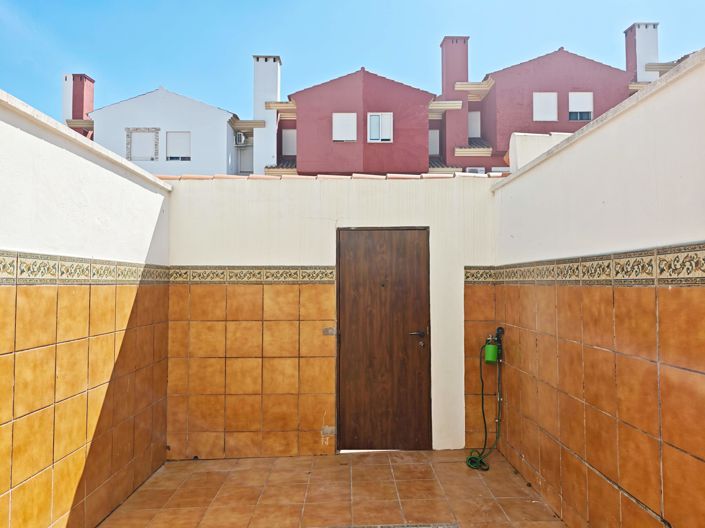 Image No.3-2 Bed Townhouse for sale